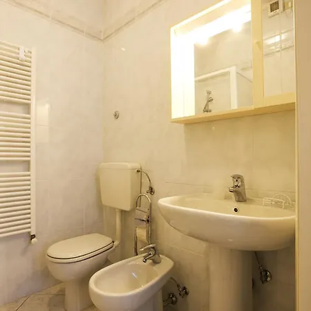 Piazzale Italia Apartment *